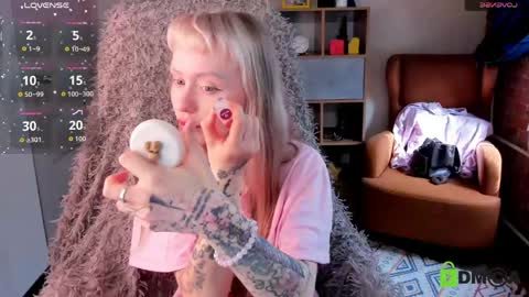 Malena online show from April 12, 10:30 am