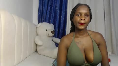 malia online show from December 17, 1:34 am