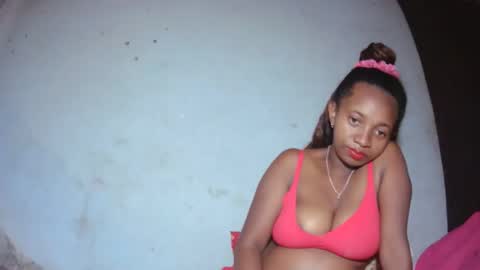 malinah01 online show from September 26, 10:45 am