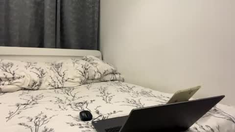 Malleq and Tim online show from April 28, 4:33 pm