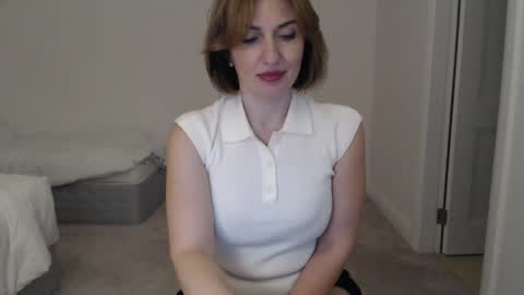 mallinia online show from March 10, 8:23 pm