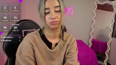 Malory  online show from November 7, 7:27 pm