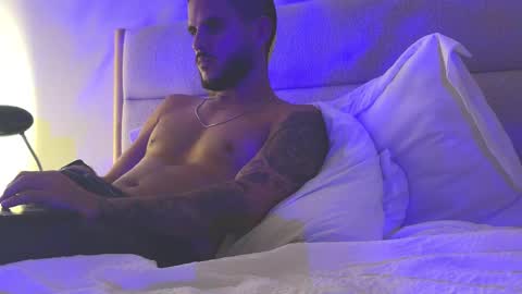 Snapshot of maluma09 chatting on October 11, 8:08 am maluma09 online show from October 11, 8:08 am