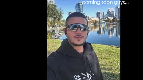 Snapshot of maluma09 chatting on October 10, 2:50 am maluma09 online show from October 10, 2:50 am