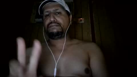Snapshot of man_new chatting on October 23, 12:12 am Man new online show from October 23, 12:12 am