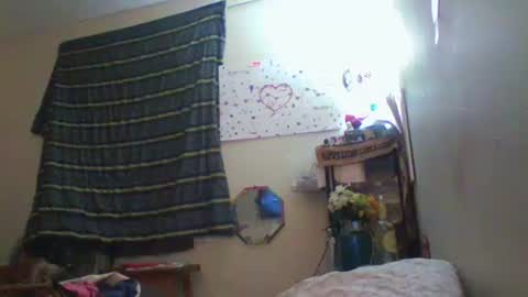 Snapshot of mandilube39 chatting on March 8, 10:24 pm mindy22 online show from March 8, 10:24 pm