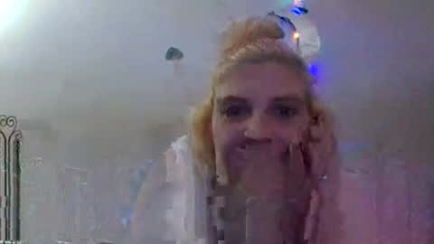 Snapshot of mandilube39 chatting on January 27, 4:09 am mindy22 online show from January 27, 4:09 am