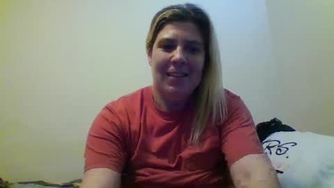 Snapshot of mandilube39 chatting on December 20, 2:48 pm mindy22 online show from December 20, 2:48 pm