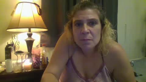 Snapshot of mandilube39 chatting on October 13, 9:44 am mindy22 online show from October 13, 9:44 am