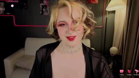 Luna online show from May 4, 10:16 pm