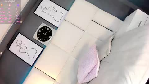 manellyksparklee online show from October 21, 3:38 pm