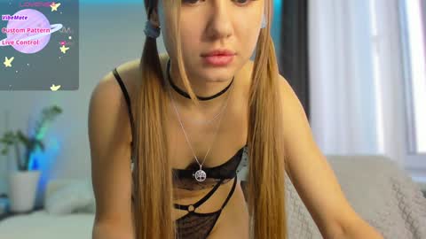 Snapshot of manita_misti chatting on January 8, 9:00 am Manita online show from January 8, 9:00 am