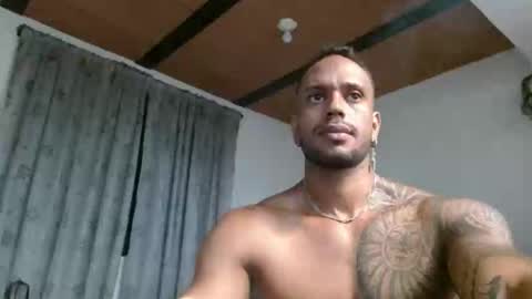 Manolo online show from December 1, 7:45 pm