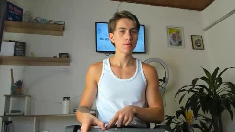 manucute 23  online show from January 18, 3:43 pm