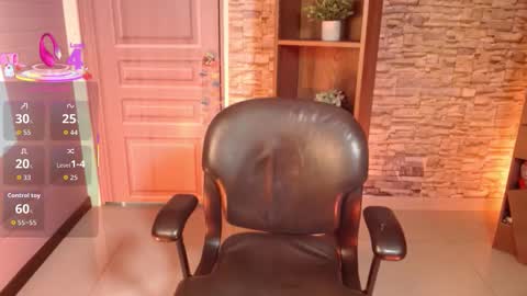Snapshot of manue_bela chatting on September 11, 2:29 pm Angela online show from September 11, 2:29 pm