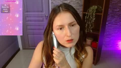 Snapshot of manue_bela chatting on February 19, 11:06 am Angela online show from February 19, 11:06 am