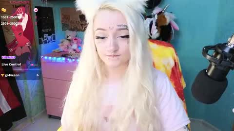 Manuela online show from January 9, 8:22 pm