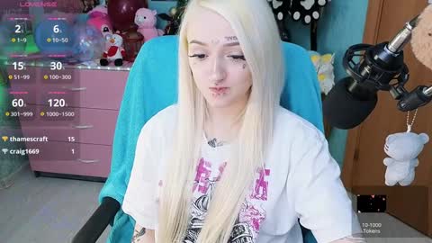 Manuela online show from December 21, 6:44 pm