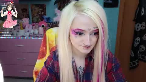 Manuela online show from March 17, 1:05 pm