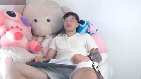 Manuel online show from May 16, 12:07 am