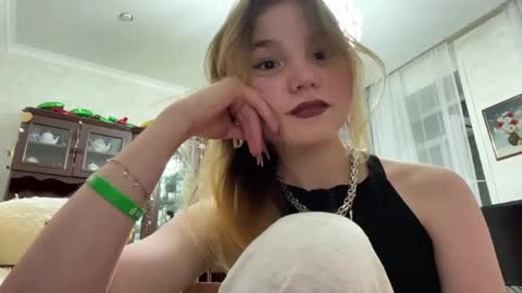 Emma online show from May 30, 5:00 pm