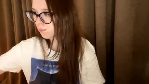 manymonrow online show from April 4, 8:16 pm