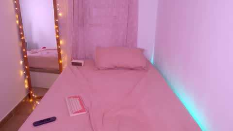     online show from March 18, 8:09 am