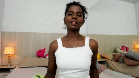 Mara Sinclair online show from May 28, 1:58 am