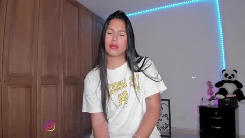 Snapshot of maragirl chatting on March 1, 5:27 pm Mara online show from March 1, 5:27 pm