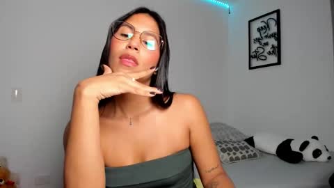 Mara online show from December 3, 9:04 pm