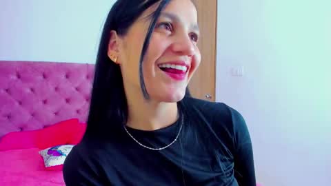 Snapshot of marahanson chatting on October 19, 9:30 pm Mara hanson online show from October 19, 9:30 pm