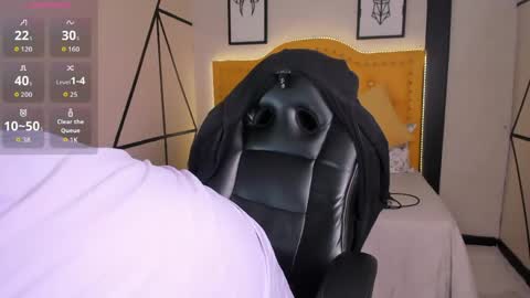 marcus_soler online show from April 13, 2:32 pm