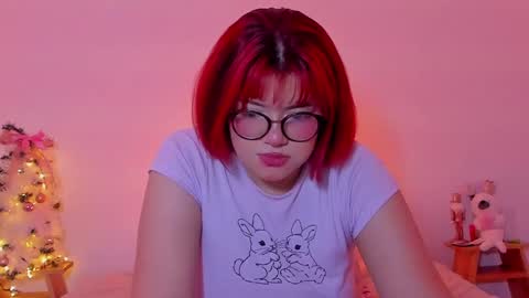 Snapshot of marcy_grey chatting on December 19, 1:28 am danna online show from December 19, 1:28 am