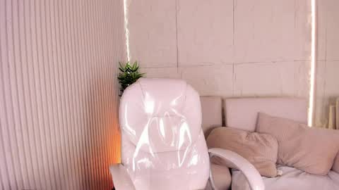 Marelyn online show from April 10, 11:48 am