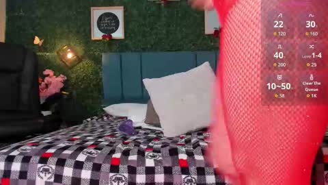 Snapshot of marenaa_ chatting on October 2, 8:18 pm Marena online show from October 2, 8:18 pm