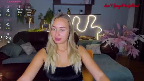 Snapshot of margosugar chatting on October 16, 6:35 am MargoSugar online show from October 16, 6:35 am