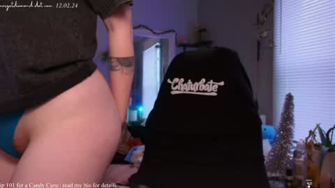 Snapshot of margotdiamond chatting on December 2, 9:01 pm online show from December 2, 9:01 pm