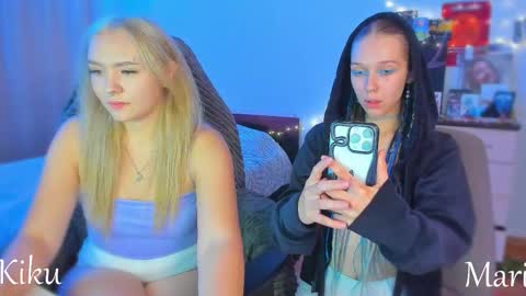 Snapshot of mari_kiku chatting on September 25, 6:59 pm Kiku and Marii - online show from September 25, 6:59 pm