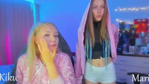 Snapshot of mari_kiku chatting on September 26, 7:11 pm Kiku and Marii - online show from September 26, 7:11 pm