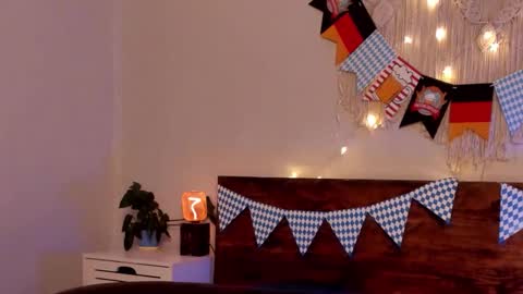 Snapshot of maria_moonlight chatting on September 28, 6:06 pm Maria online show from September 28, 6:06 pm