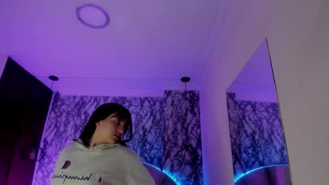   online show from November 8, 12:08 pm