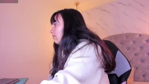   online show from March 8, 11:27 am