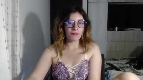 Snapshot of mariana124_ chatting on December 21, 3:53 pm Mariana online show from December 21, 3:53 pm