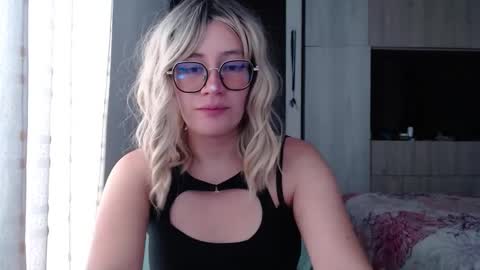 Snapshot of mariana124_ chatting on September 30, 6:18 pm Mariana online show from September 30, 6:18 pm