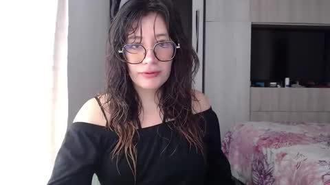 Snapshot of mariana124_ chatting on October 1, 6:51 pm Mariana online show from October 1, 6:51 pm