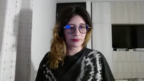 Snapshot of mariana124_ chatting on December 30, 7:42 pm Mariana online show from December 30, 7:42 pm
