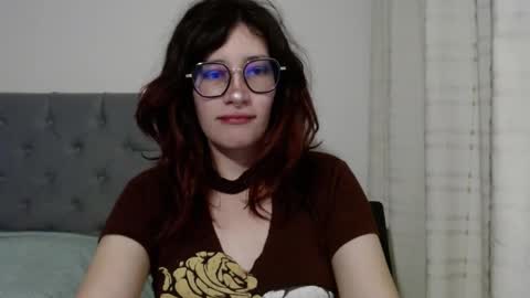 Snapshot of mariana124_ chatting on February 4, 10:34 pm Mariana online show from February 4, 10:34 pm