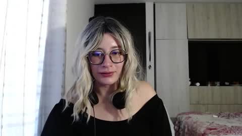 Snapshot of mariana124_ chatting on September 22, 10:03 pm Mariana online show from September 22, 10:03 pm