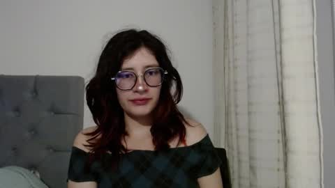 Snapshot of mariana124_ chatting on February 2, 6:04 am Mariana online show from February 2, 6:04 am