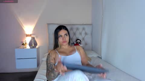 Snapshot of mariana___roexx chatting on October 8, 1:02 am Mariana roexx online show from October 8, 1:02 am